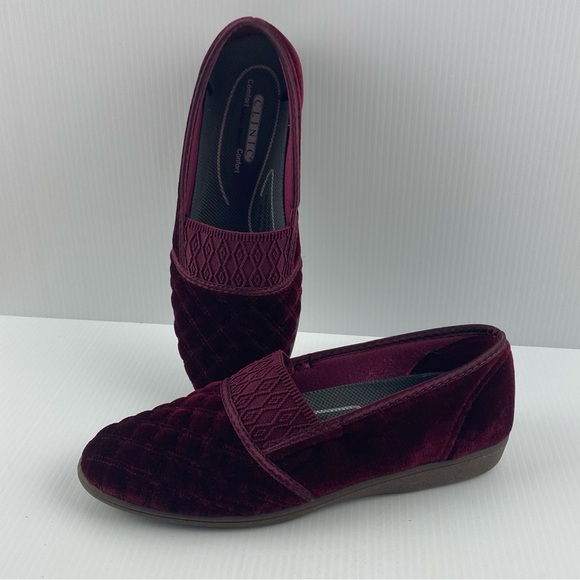 Tender Tootsies Lily Slippers Sz 7 Bergundy Plush - Picture 1 of 11